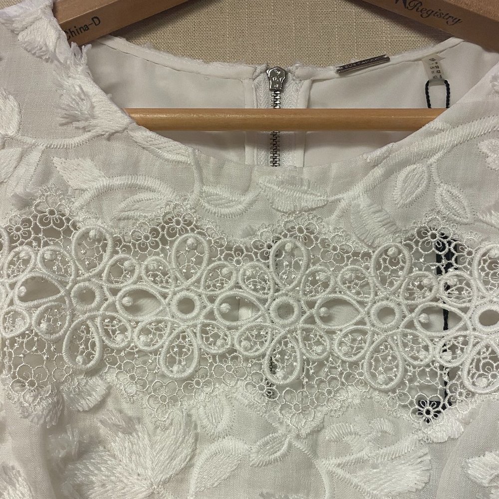 Elie Tahari Short-Sleeve Floral Applique & Lace Dress - Picture 5 of 7
